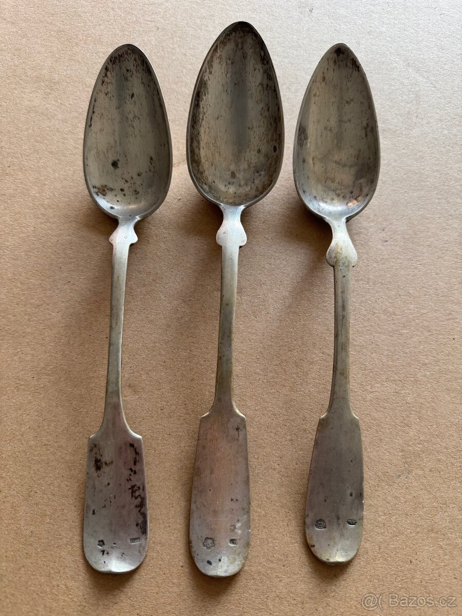 Různé staré artefakty