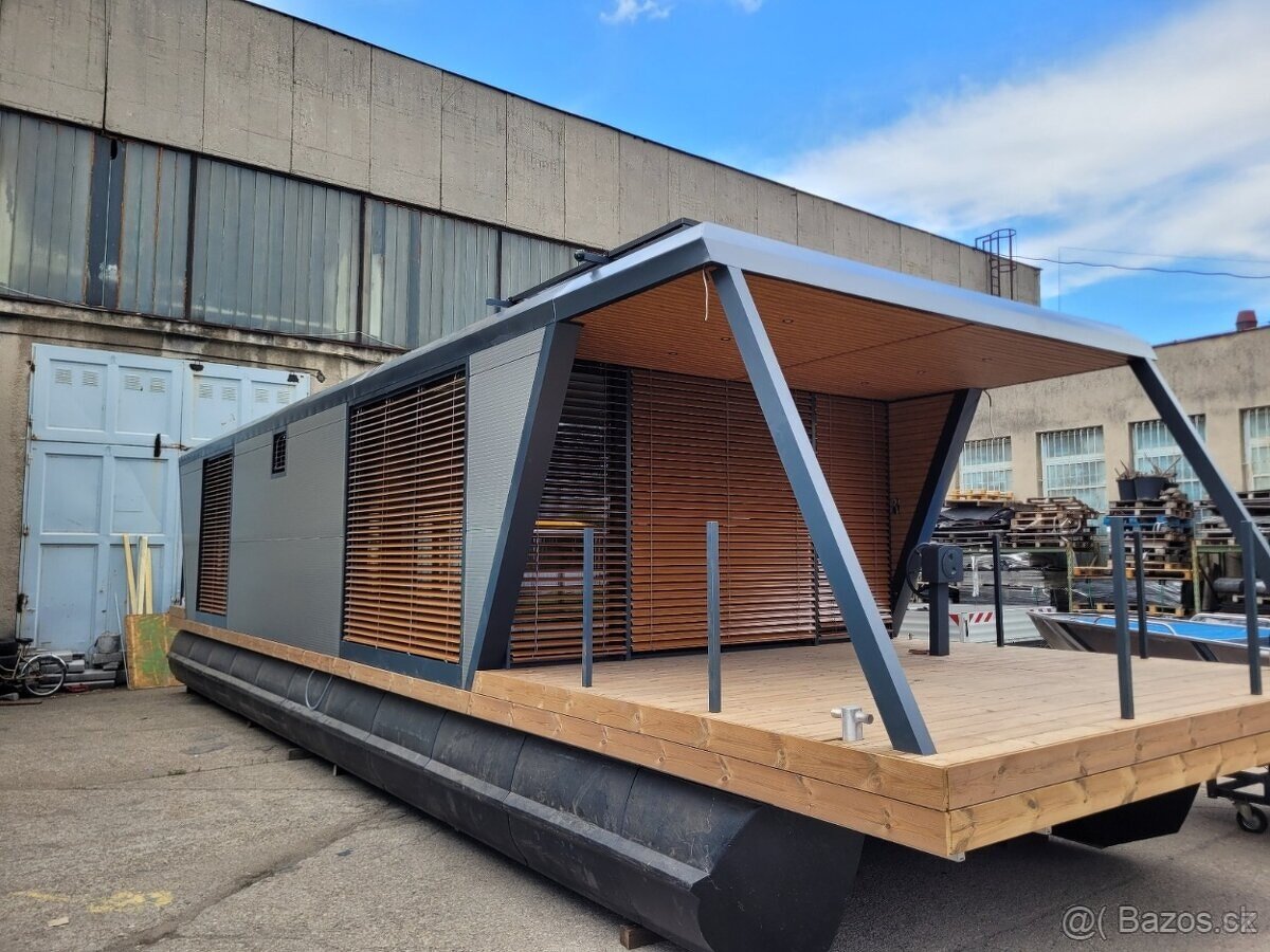 Hausbot 15x4,2m celoročne obývateľný