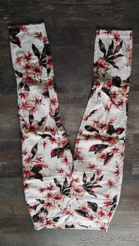 Capri kalhoty značka F&F