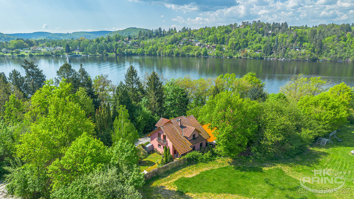 Rodinný dům 4+kk, s terasou, garáže a saunou v rekreační lok