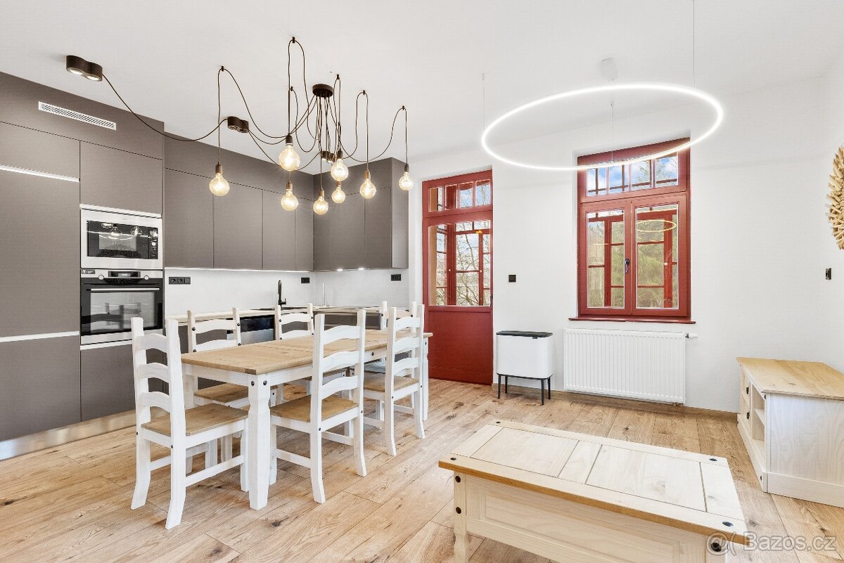 POSLEDNÍ VOLNÉ APARTMÁNY- byt 2+kk, 61m² s arkýřem, Plavy