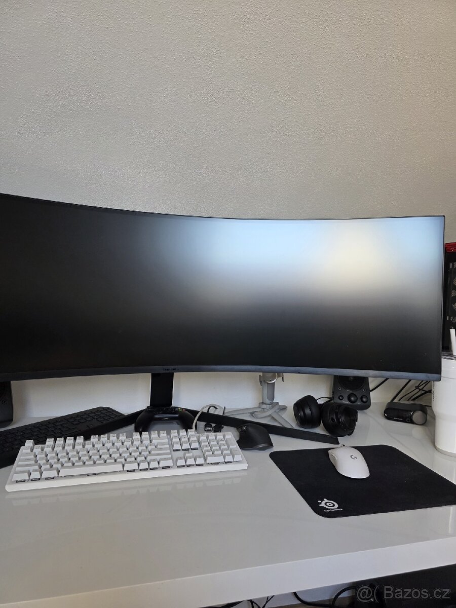 Samsung Odyssey G9 49"