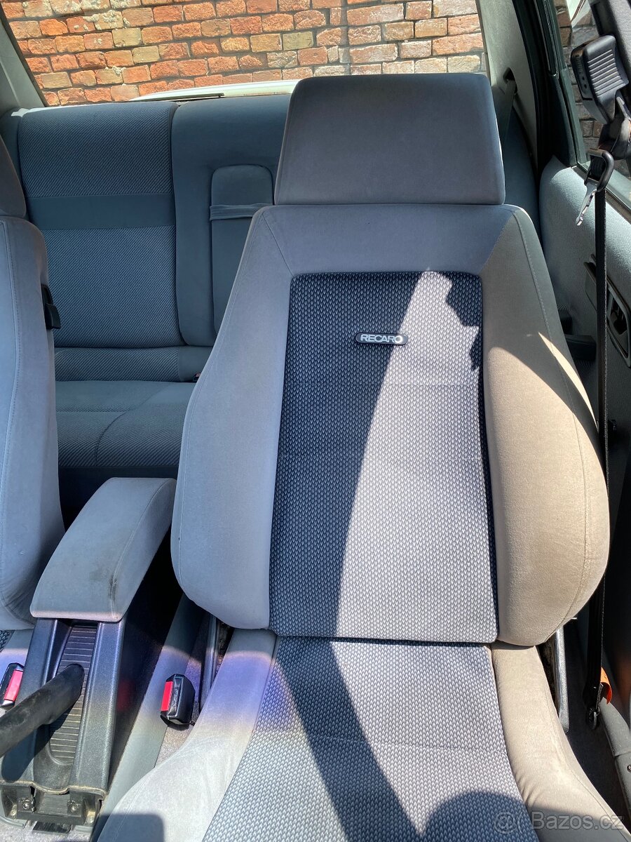 Sedačky Recaro