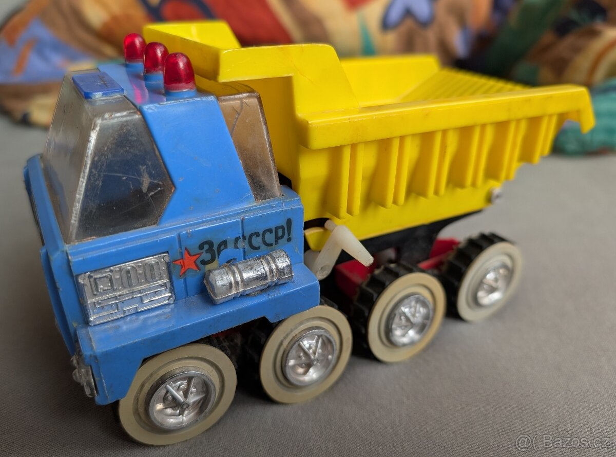 Staré autíčko KDN Bison electric