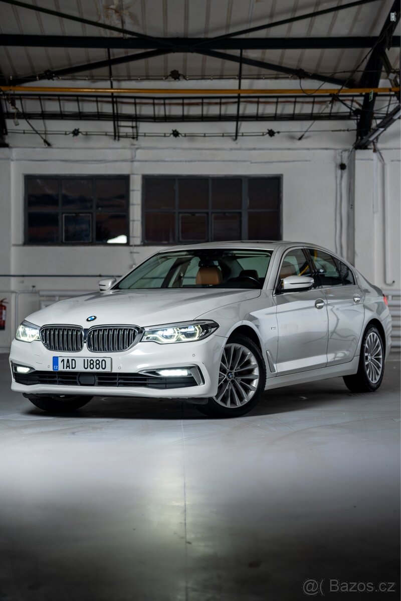 BMW 530d xDrive G30 Luxury Line | 360° kamery | Head-Up |