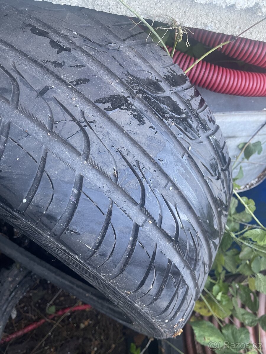 Pneu 275/40-20 106v
