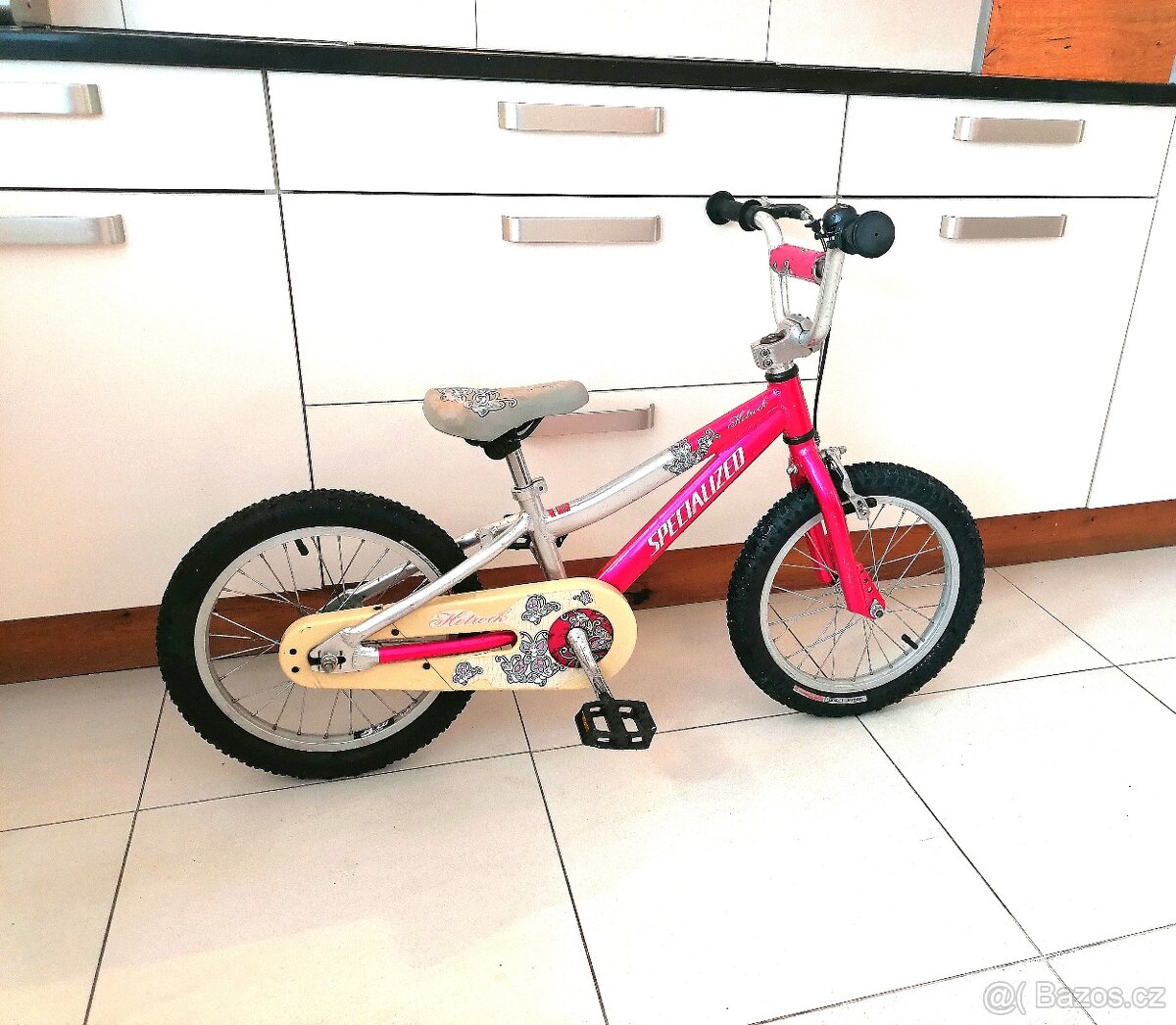 Pěkné dětské kolo 16" Specialized