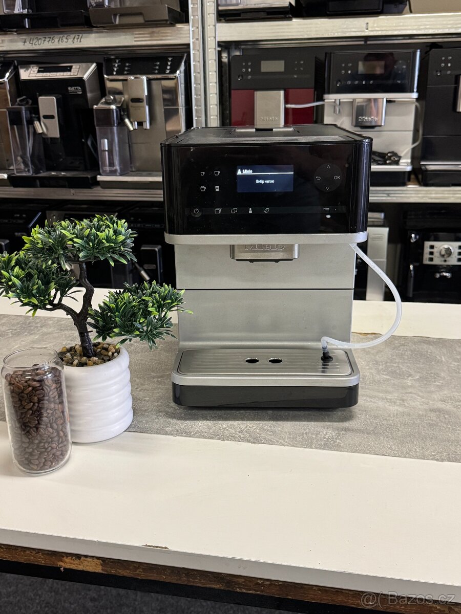 Kávovar Miele CM6100