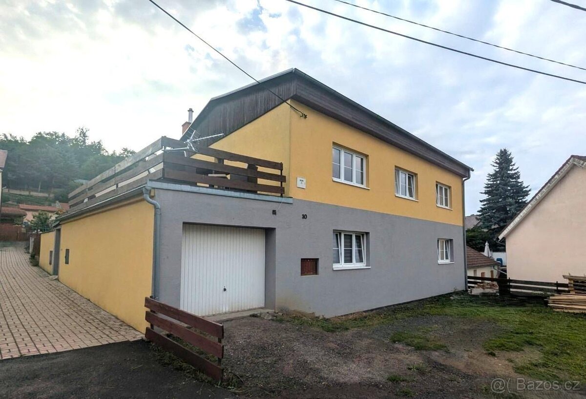 Prodej rodinného vícegeneračního domu, 4+1 a 2+kk Ohníč