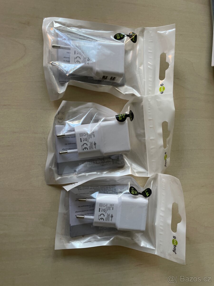 Univerzální telefonní nabíječka