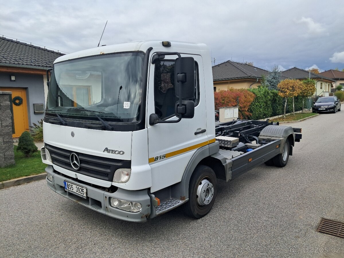 Mercedes Benz Atego 815 hákový nosič kontejnerů