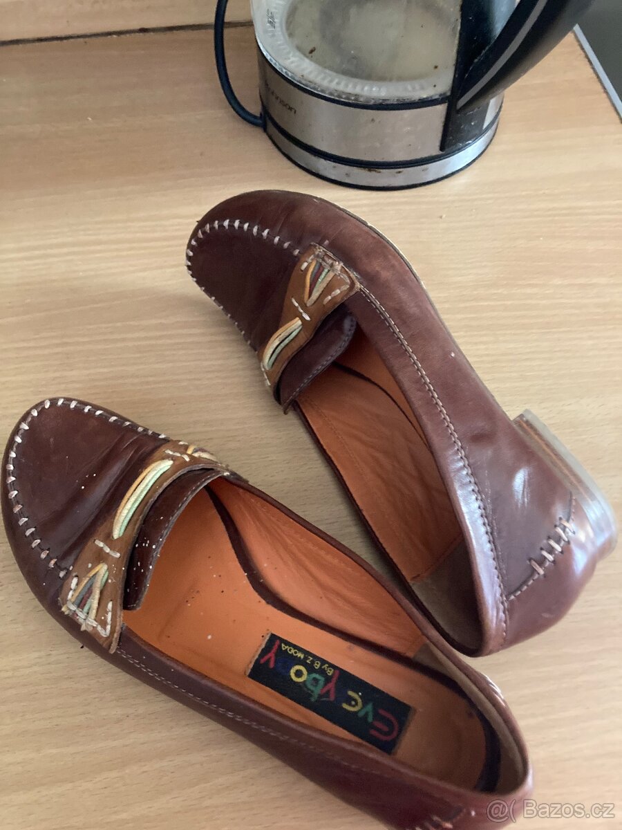 Kožené mokasiny