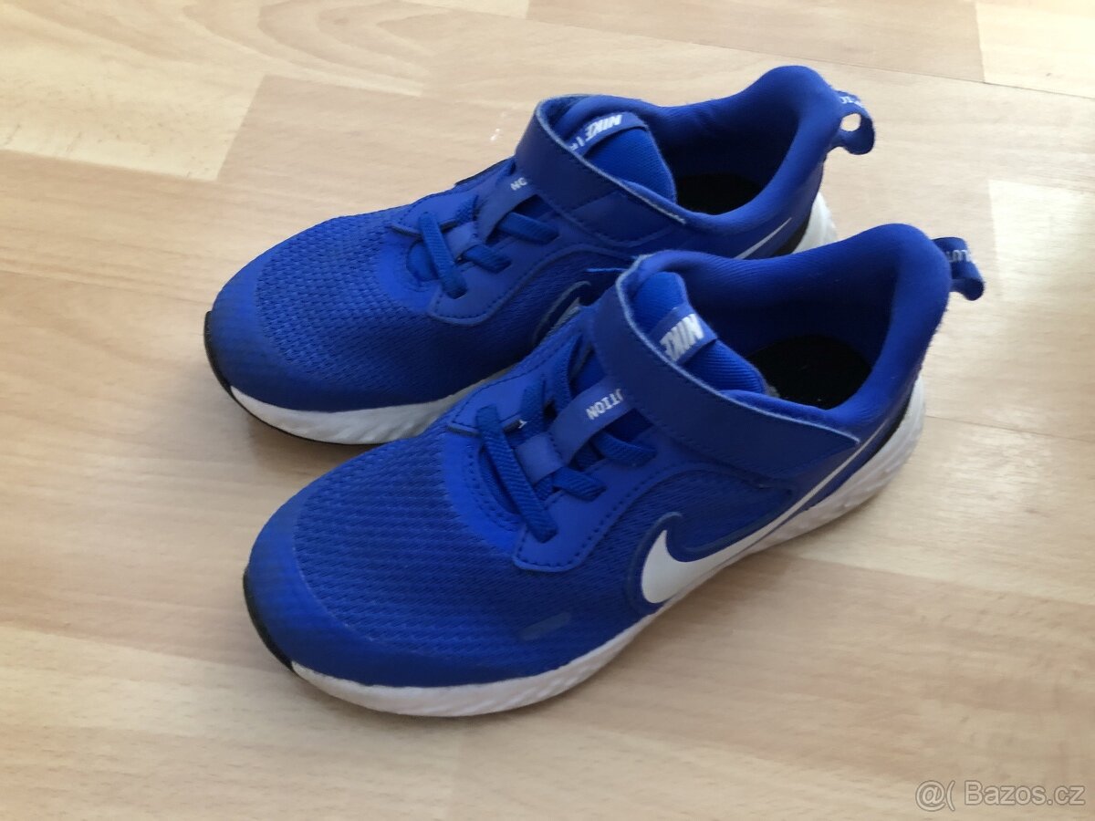 tenisky Nike, vel. 32