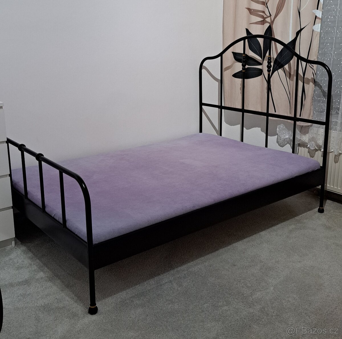 Kovová postel