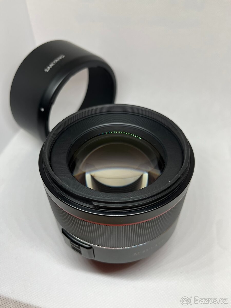 Samyang AF 85 mm f/1.4 pre Canon EF