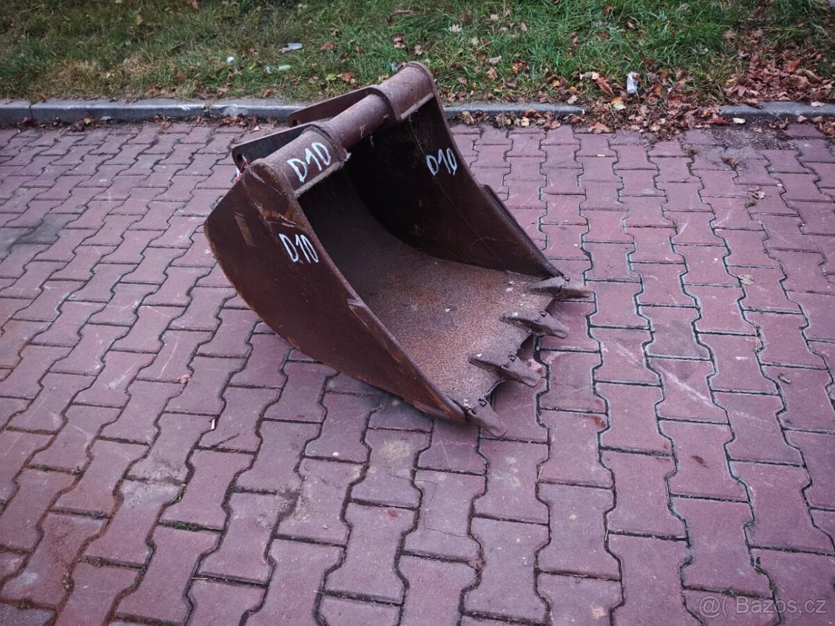 Lžíce podkopová zubatá 60 cm, D10