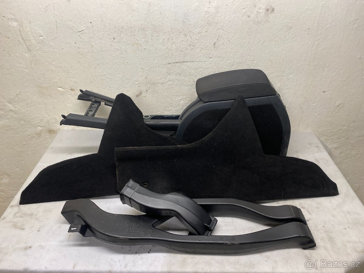 ŠKODA OCTAVIA 2 2004-2013 - LOKETNÍ OPĚRKA KOMPLETNÍ SADA