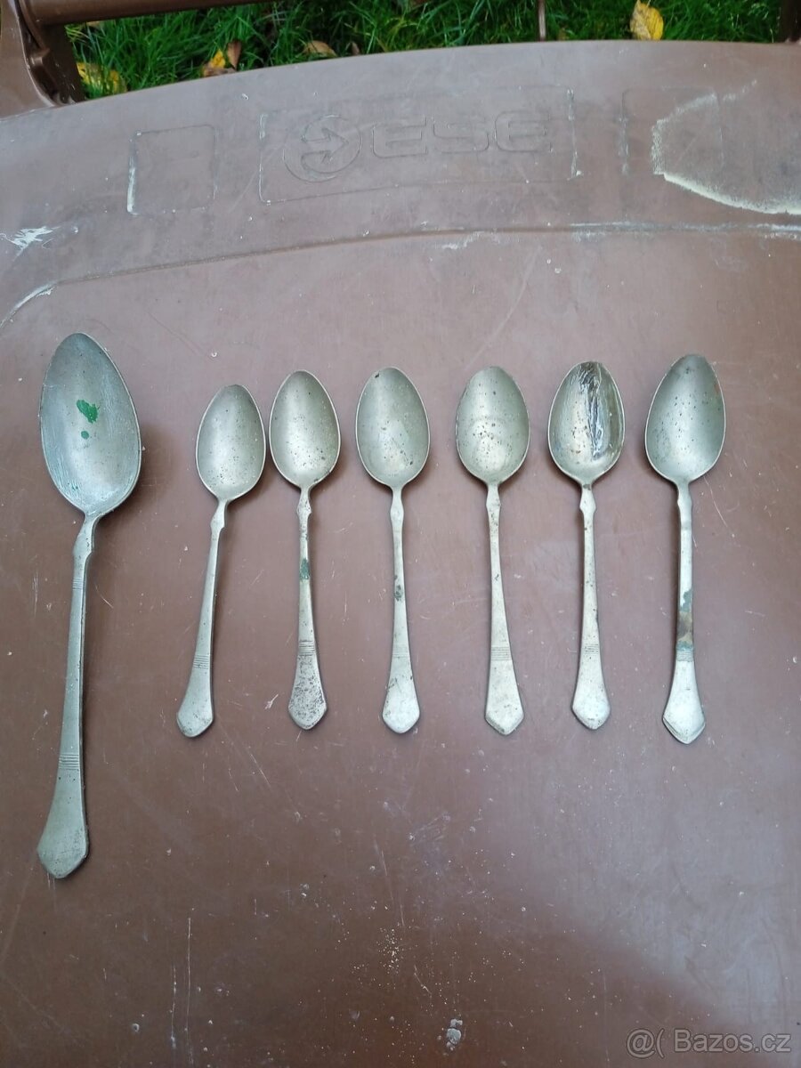 Starožitné alpakové lžičky značené