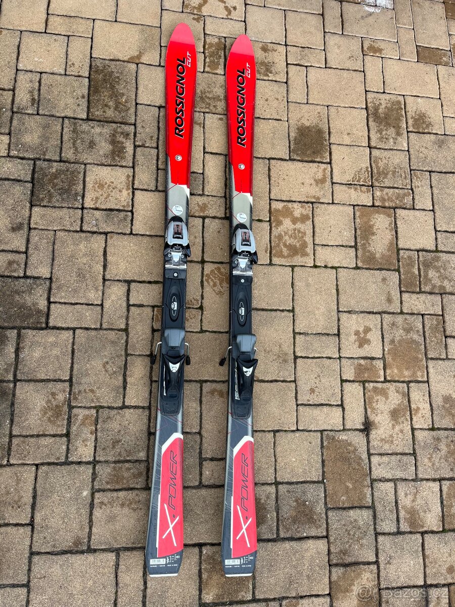 Sjezdové lyže-Rossignol