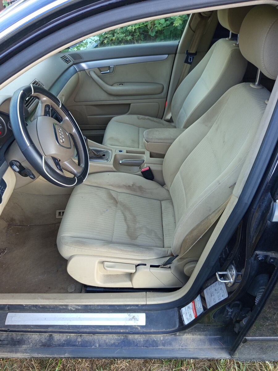 Sedačky Audi A4B7 2007 + interier