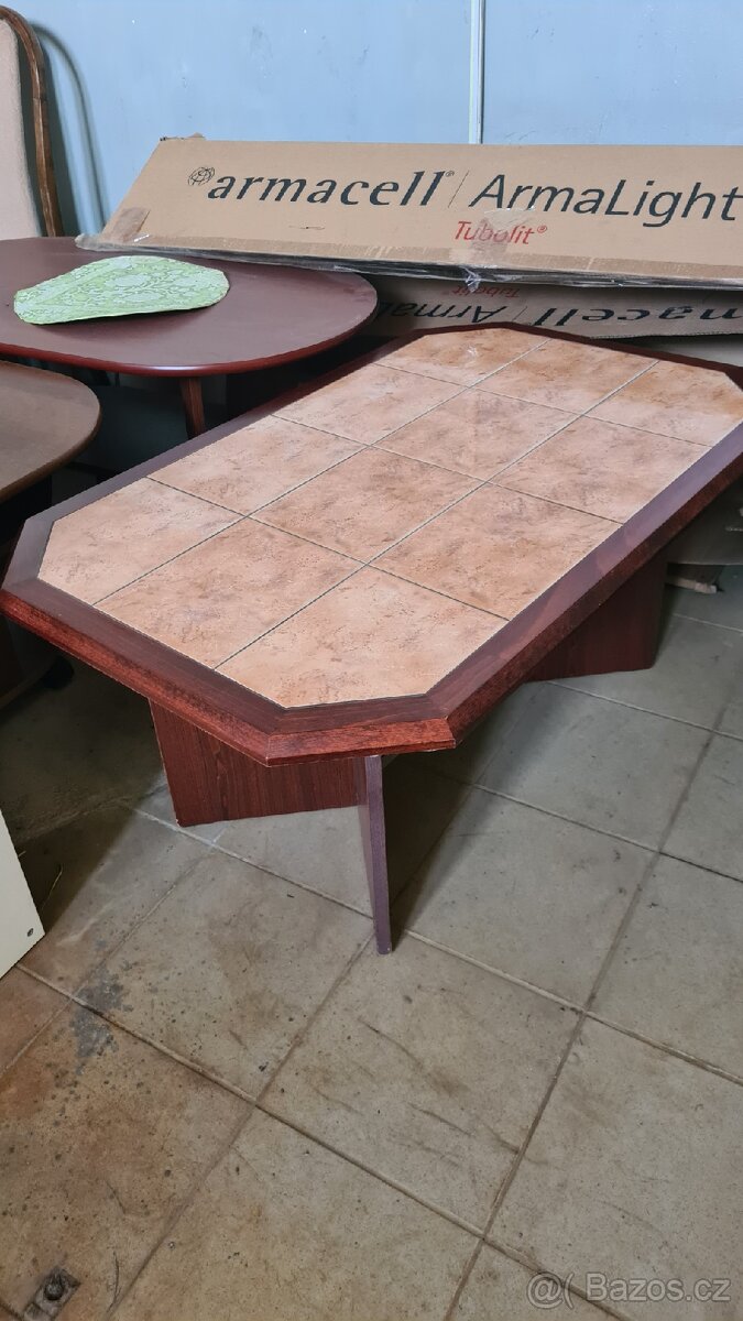 Konferenční stolek