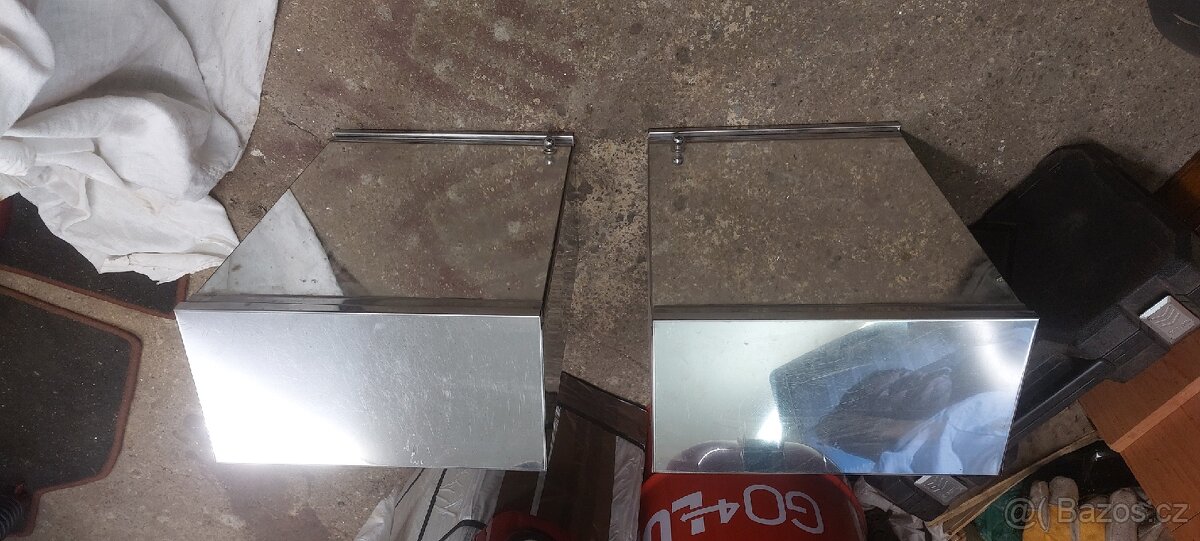 plechová skříňka