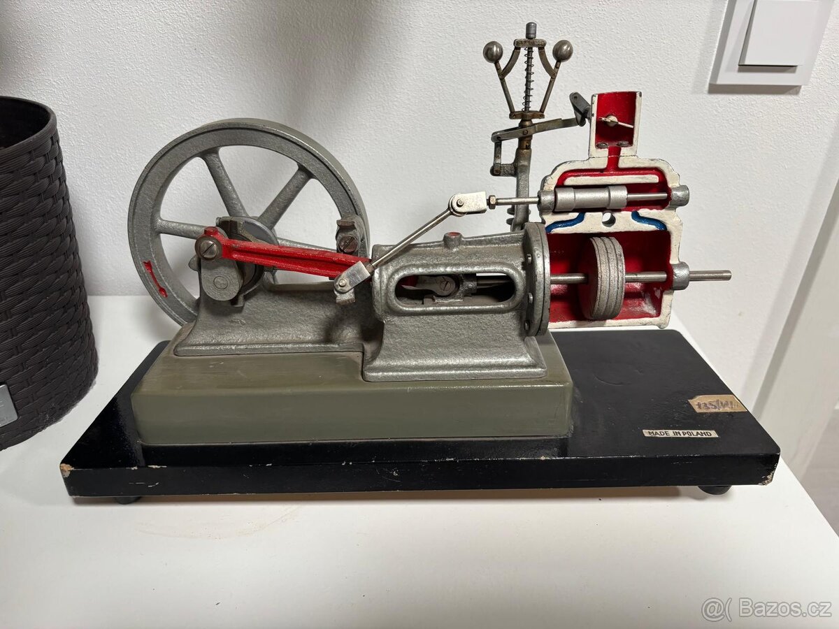 Model parního stroje