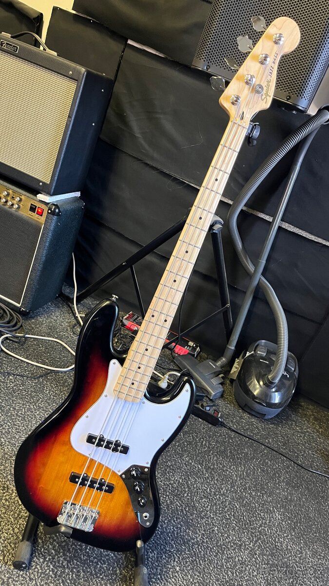 Squier Affinity Jazz Bass