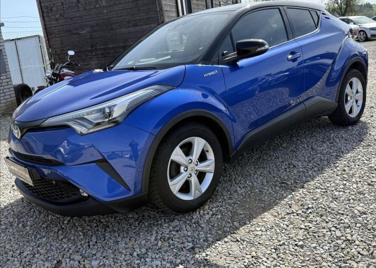 Toyota C-HR 1,8 Hybrid NAVIGACE, SERVISKA hybridní automat