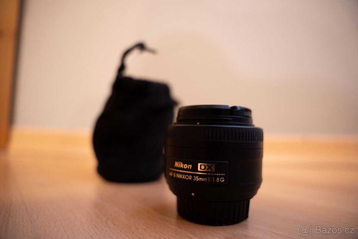 Objektiv Nikon 35 mm f/1,8 AF-S NIKKOR G DX, skvělý stav