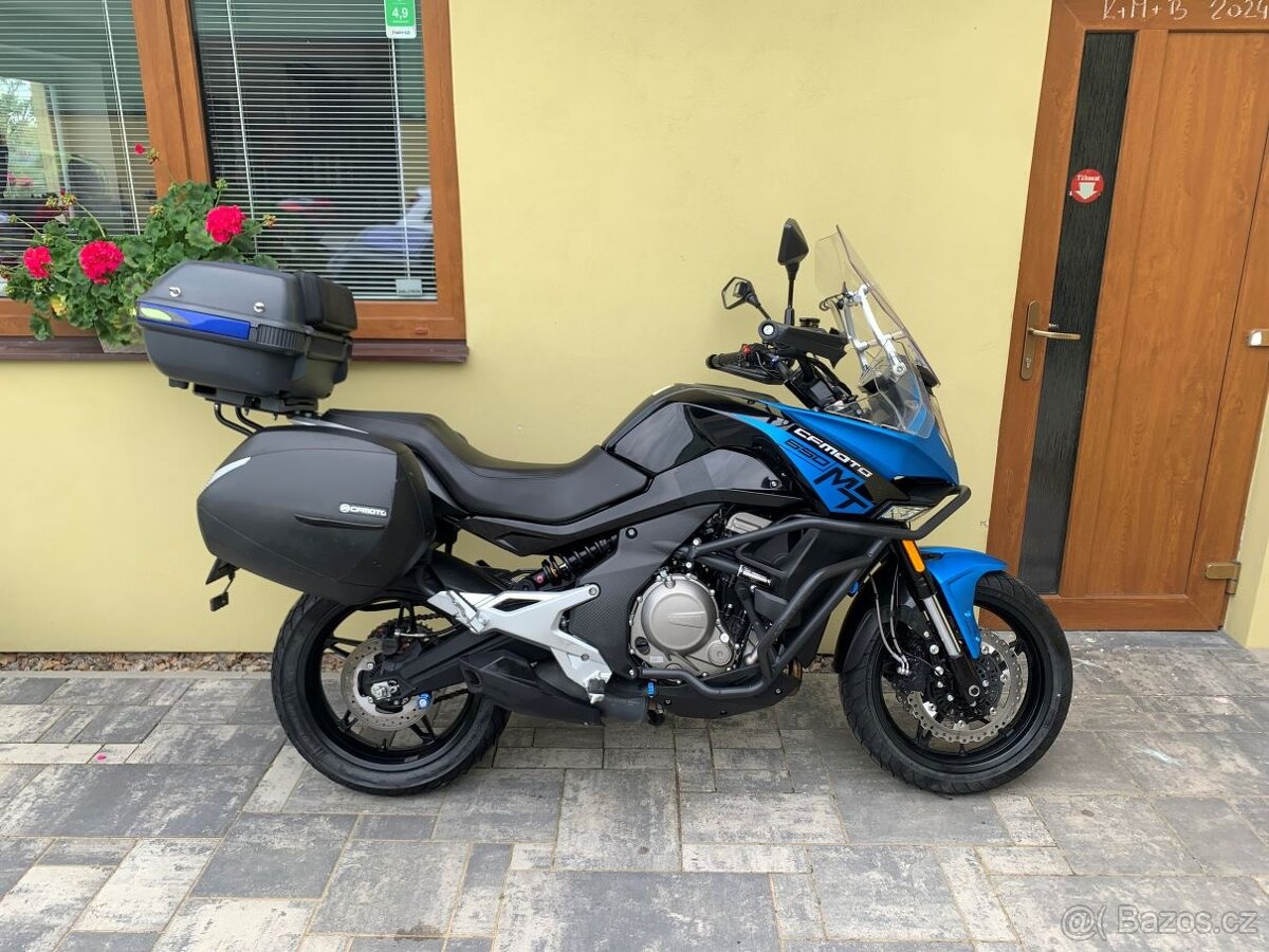 CF Moto 650 MT