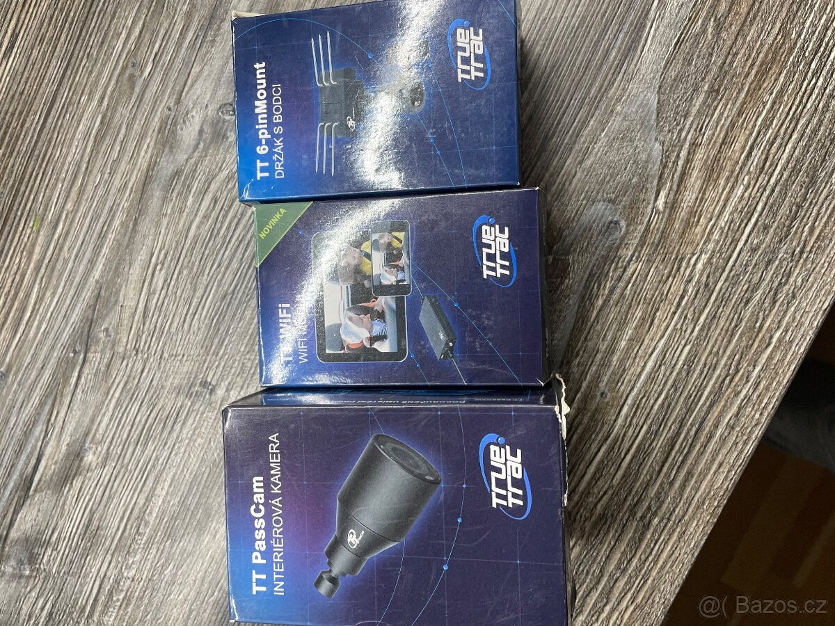 Auto kamera, držák, wifi modul.