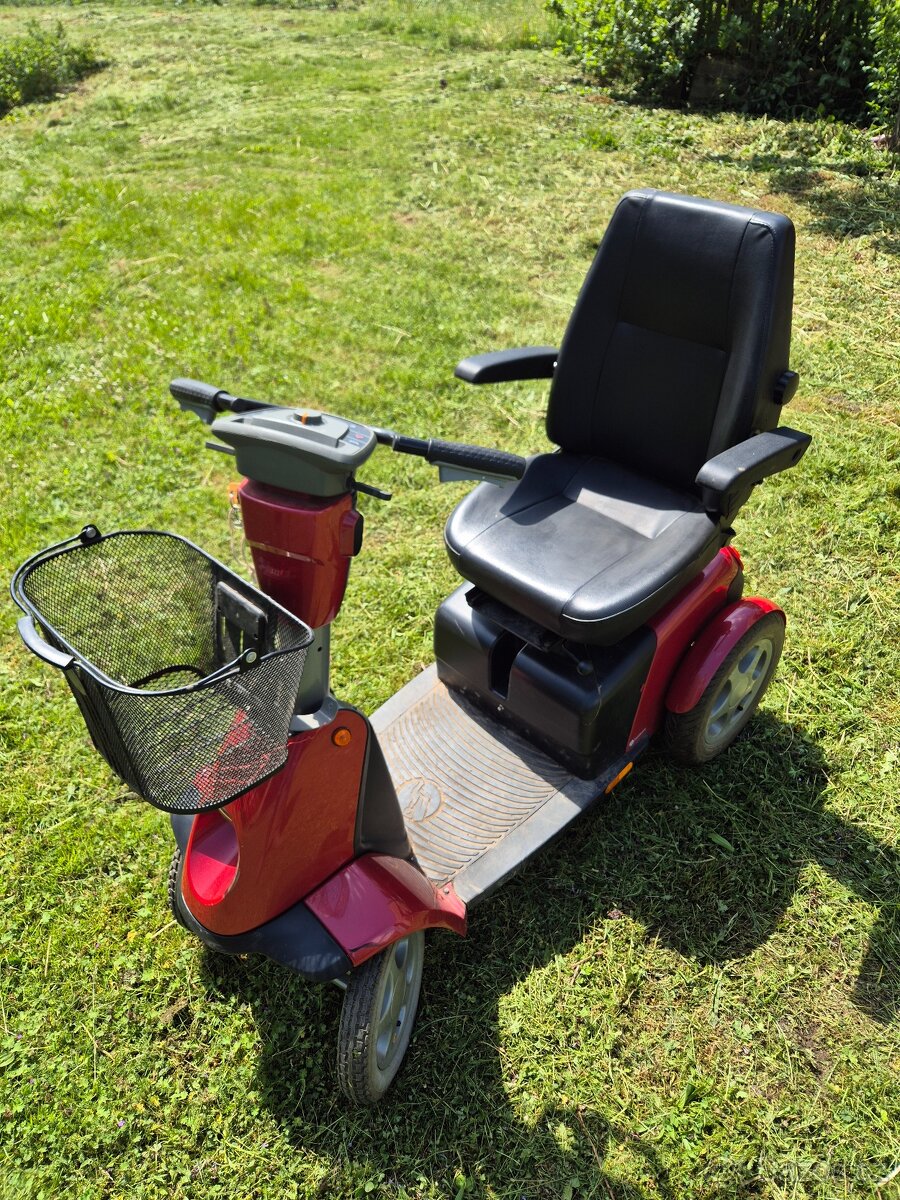 Čtyřkolový elektro skútr pro seniory