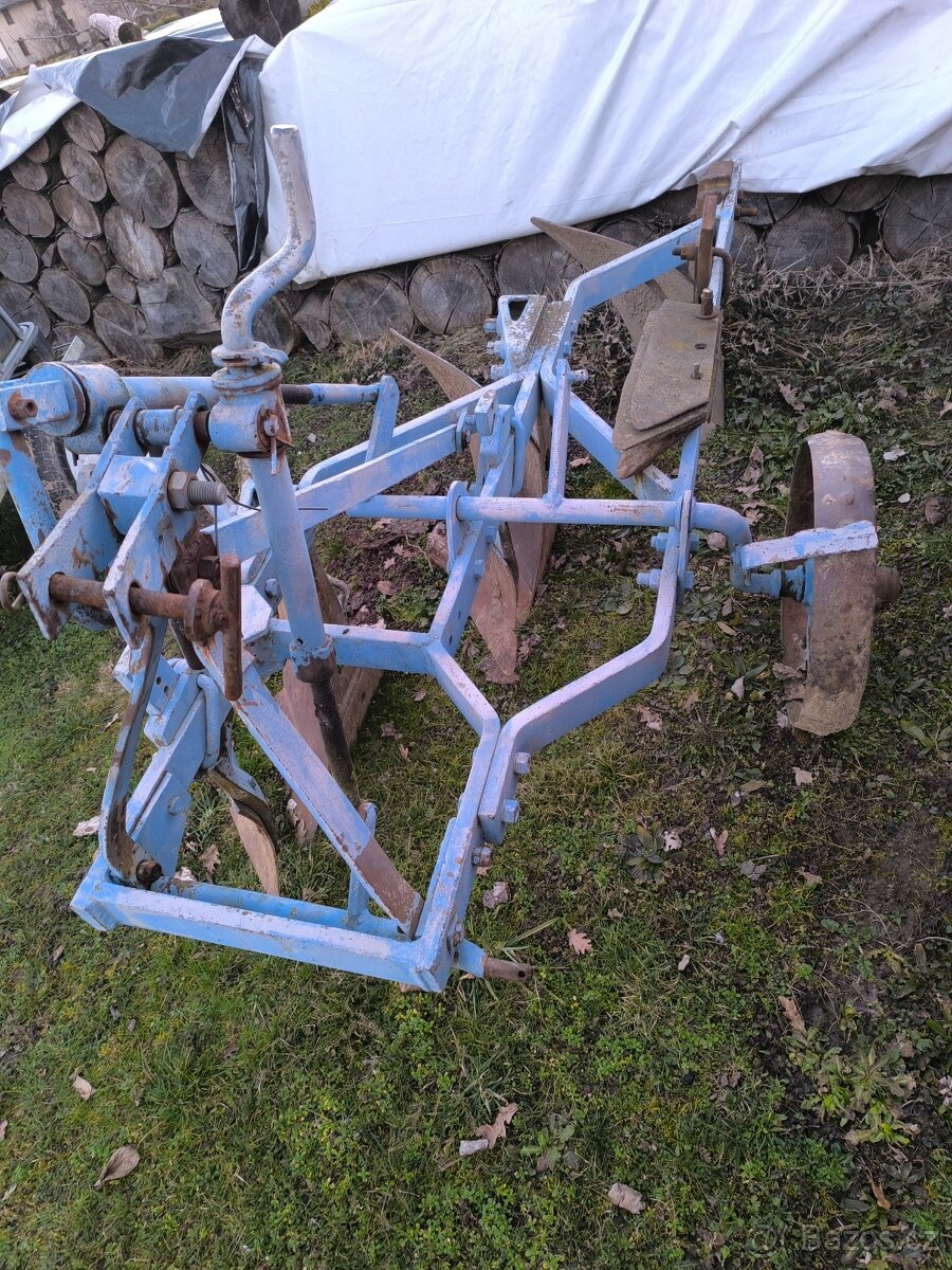 Pluh třiradlicny