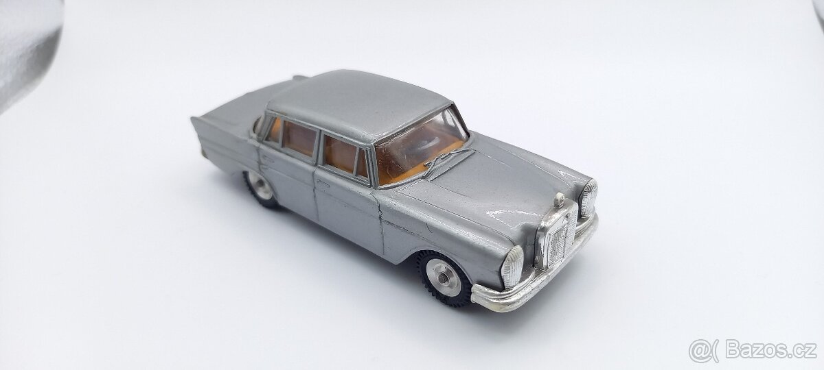 GAMA Mini-mod M 1:47 Mercedes 220S