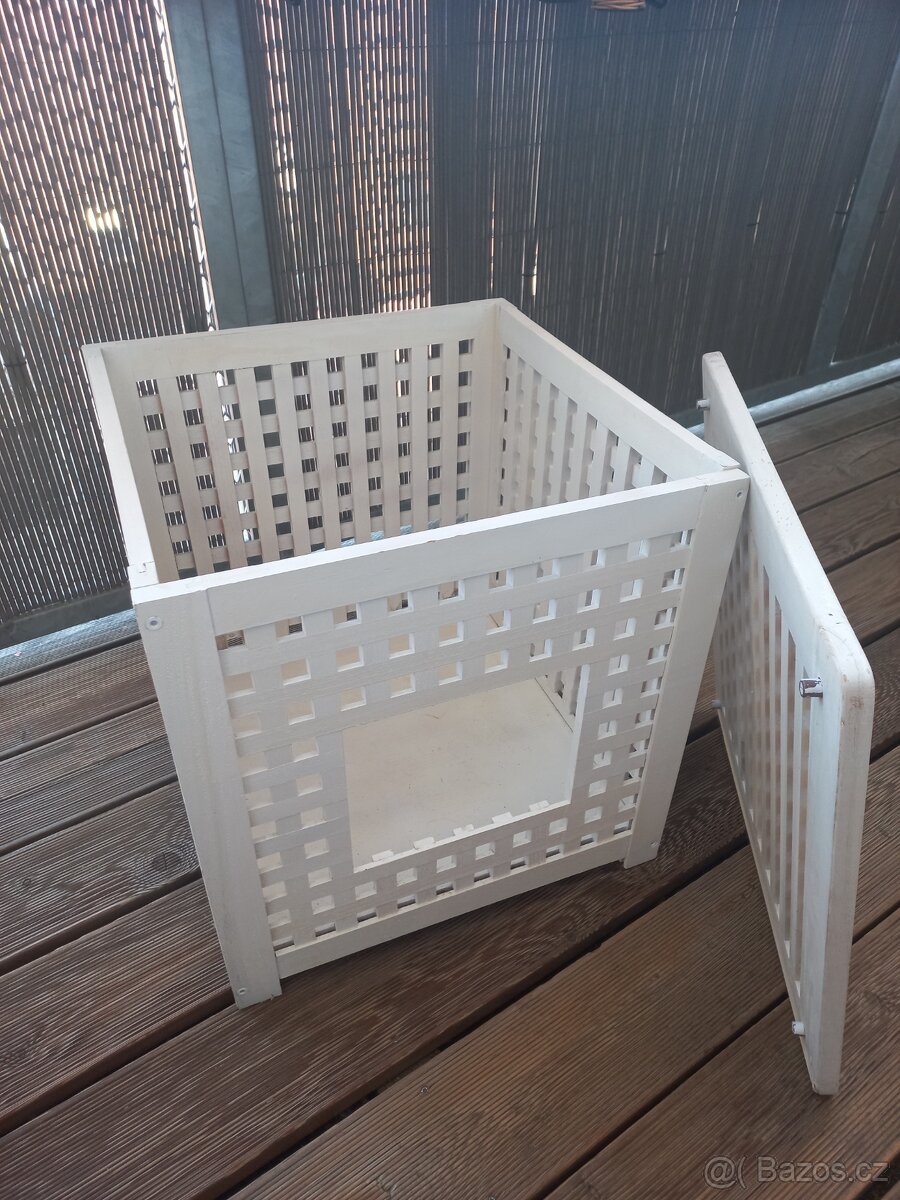 Ikea hol pro zvíře