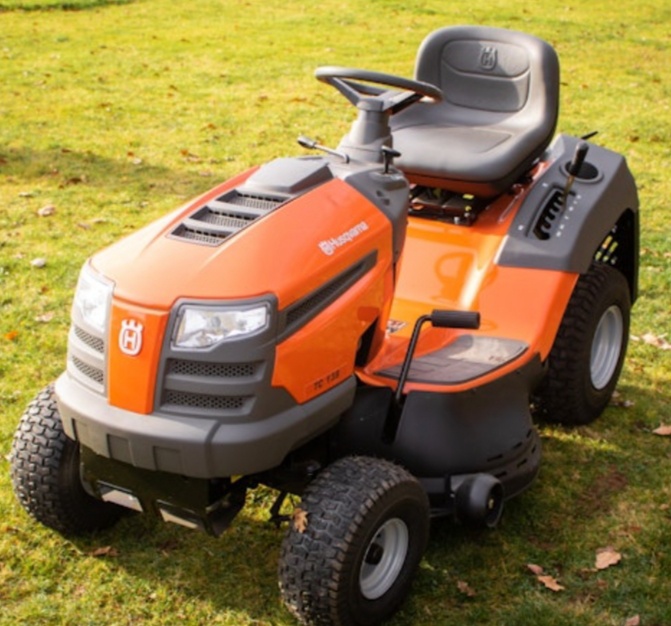 sekačka, zahradní traktor, traktůrek
