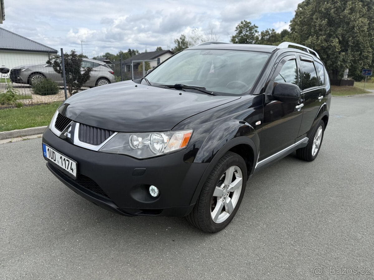 Mitsubishi Outlander 2.4 4x4 7-MÍST +Najeto 202TKM+