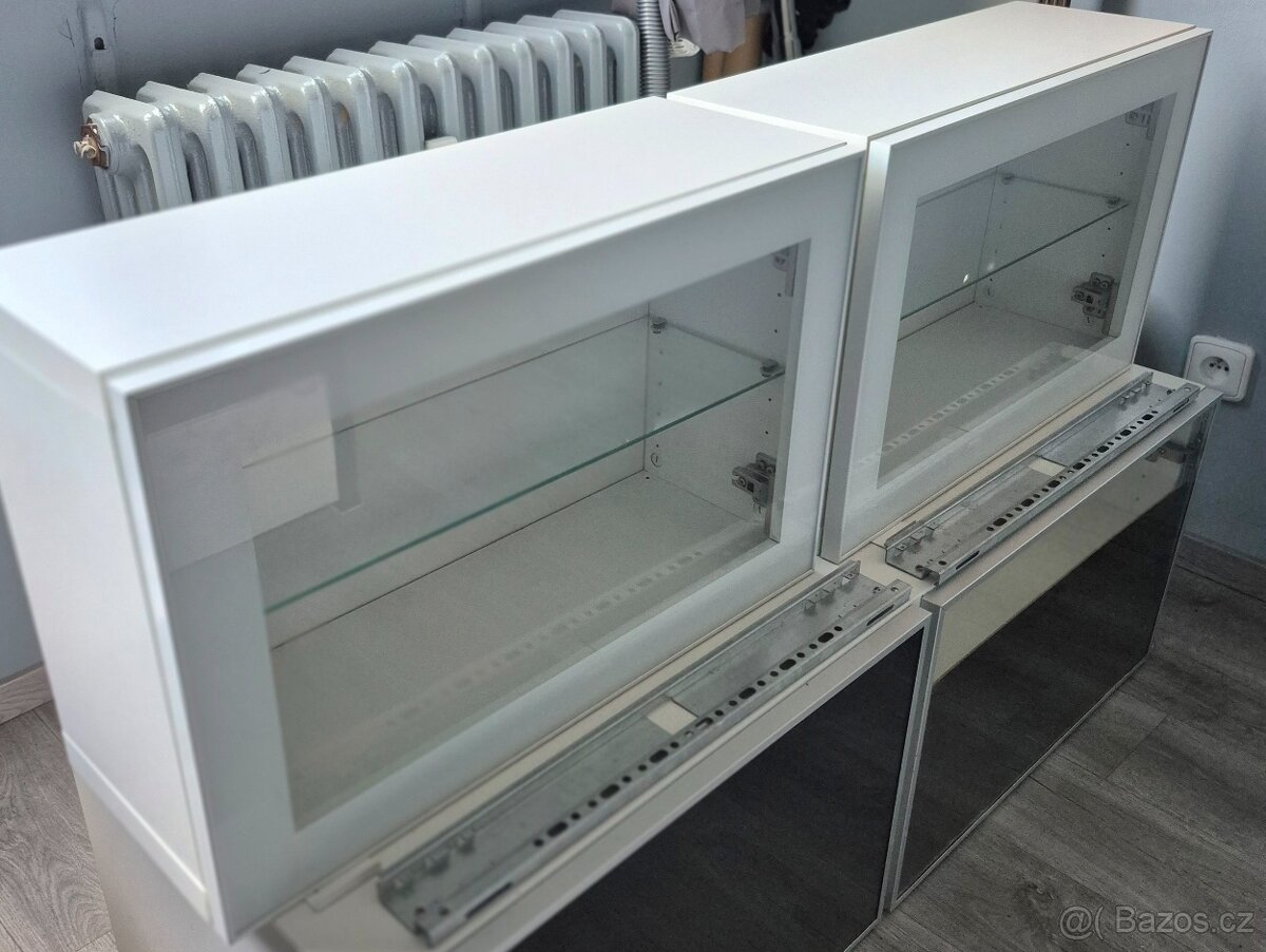 IKEA BESTA - 2 nástěnné skříňky+ zdarma TV stolek