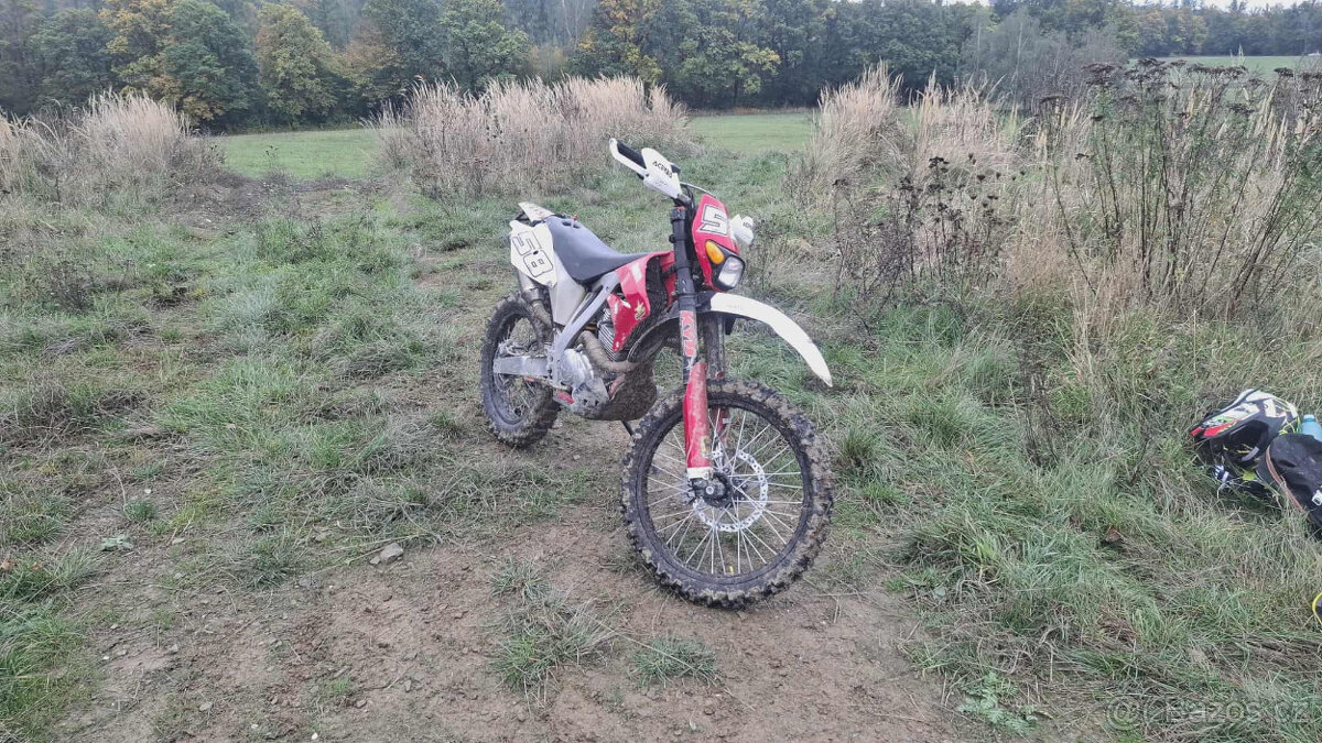 Moto AJP PR4