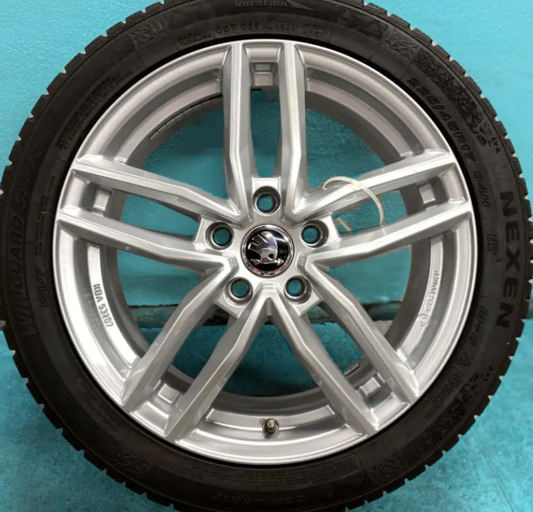 ZIMNÍ KOMPLET ŠKODA 17" ET46 5X112 + 225/45 R17 