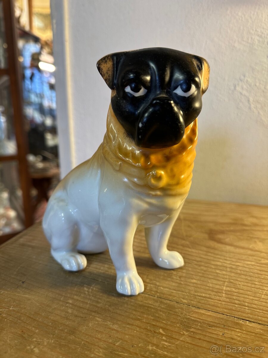 Starožitná soška mopsík, Victoria Schmidt