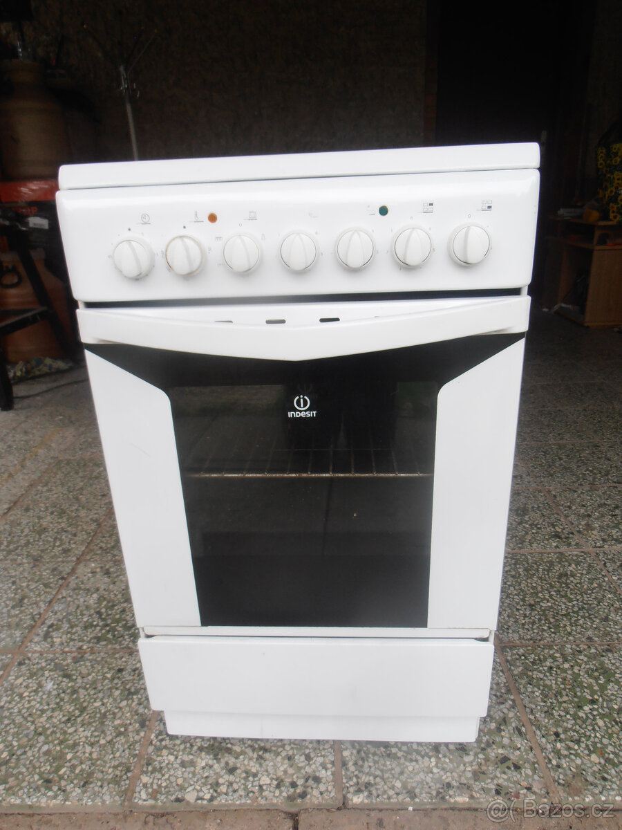 SKLOKERAMICKÝ SPORÁK INDEST