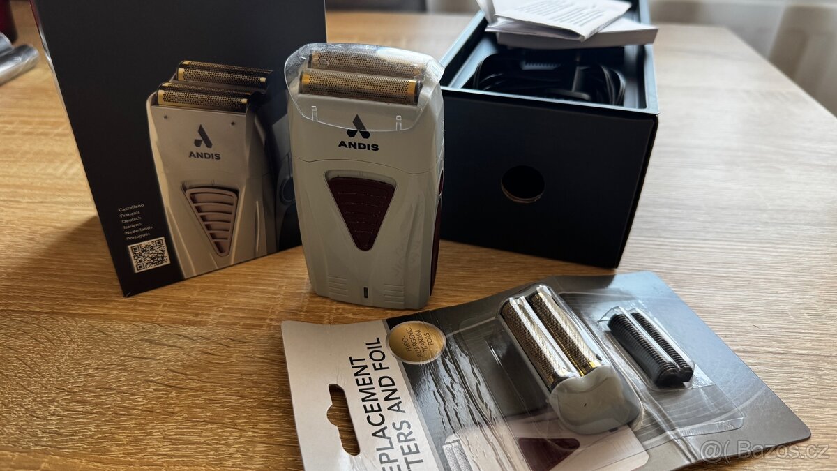 Andis strojek