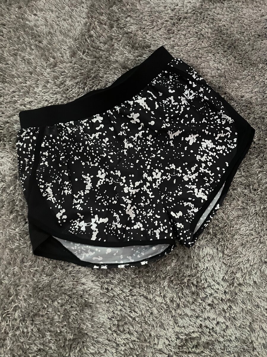 Nové sportovní kraťasy Under Armour XS