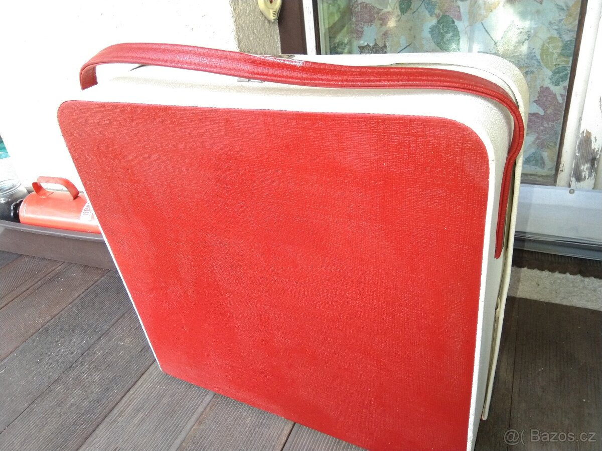 Retro kufřík pro holky