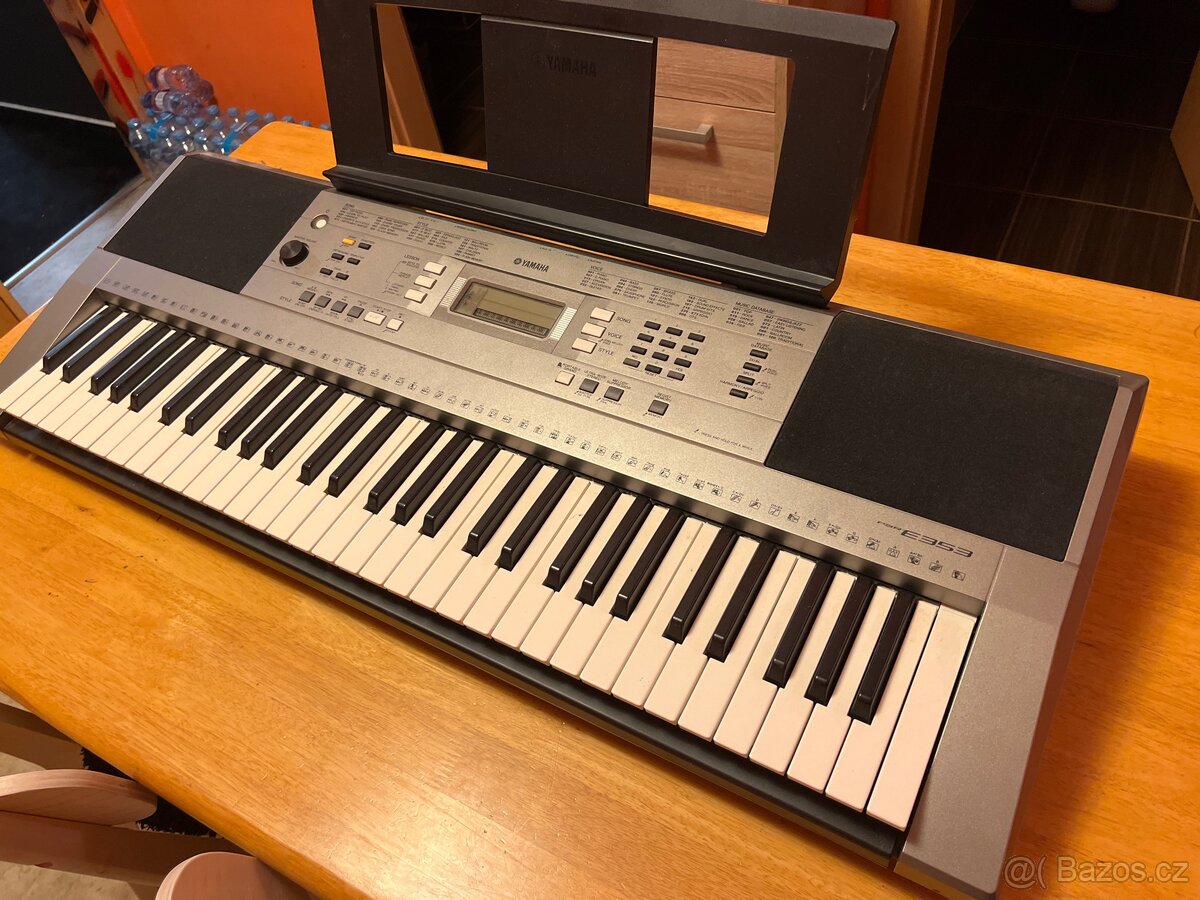 Klávesy Yamaha + stojan