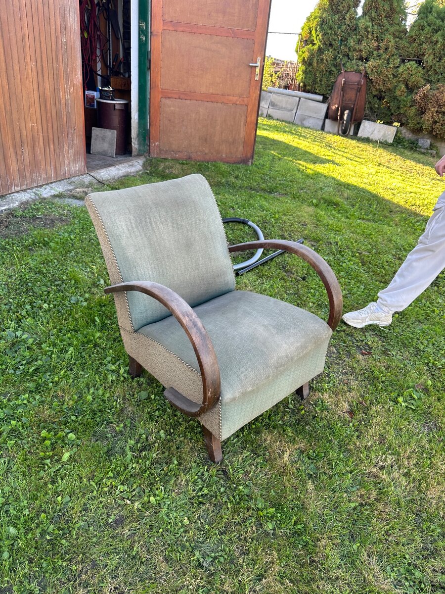 Retro křeslo Halabala