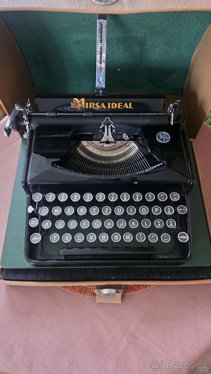 psací stroj U.S. Mirsa Ideal.