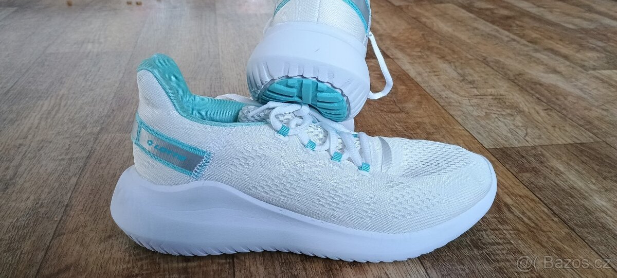 Prodám dětské boty zn. LOTO  vel.38,5